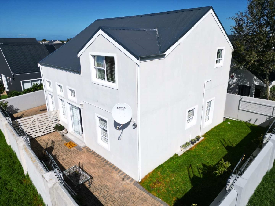 3 Bedroom Property for Sale in Sandbaai Western Cape